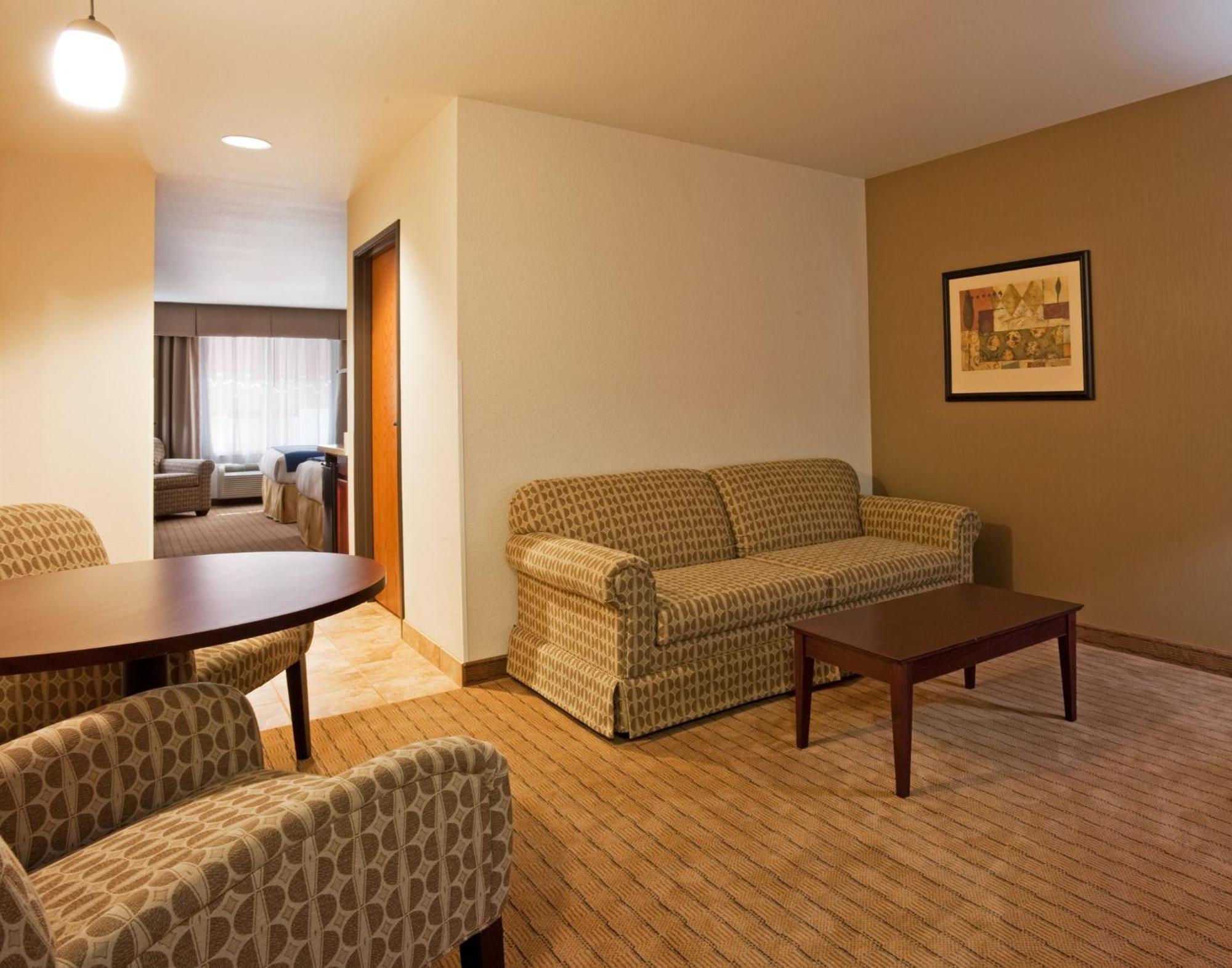 Holiday Inn Express Hotel & Suites Antigo By Ihg Εξωτερικό φωτογραφία