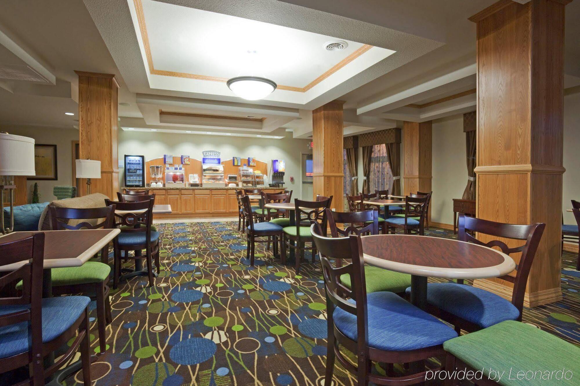 Holiday Inn Express Hotel & Suites Antigo By Ihg Εξωτερικό φωτογραφία